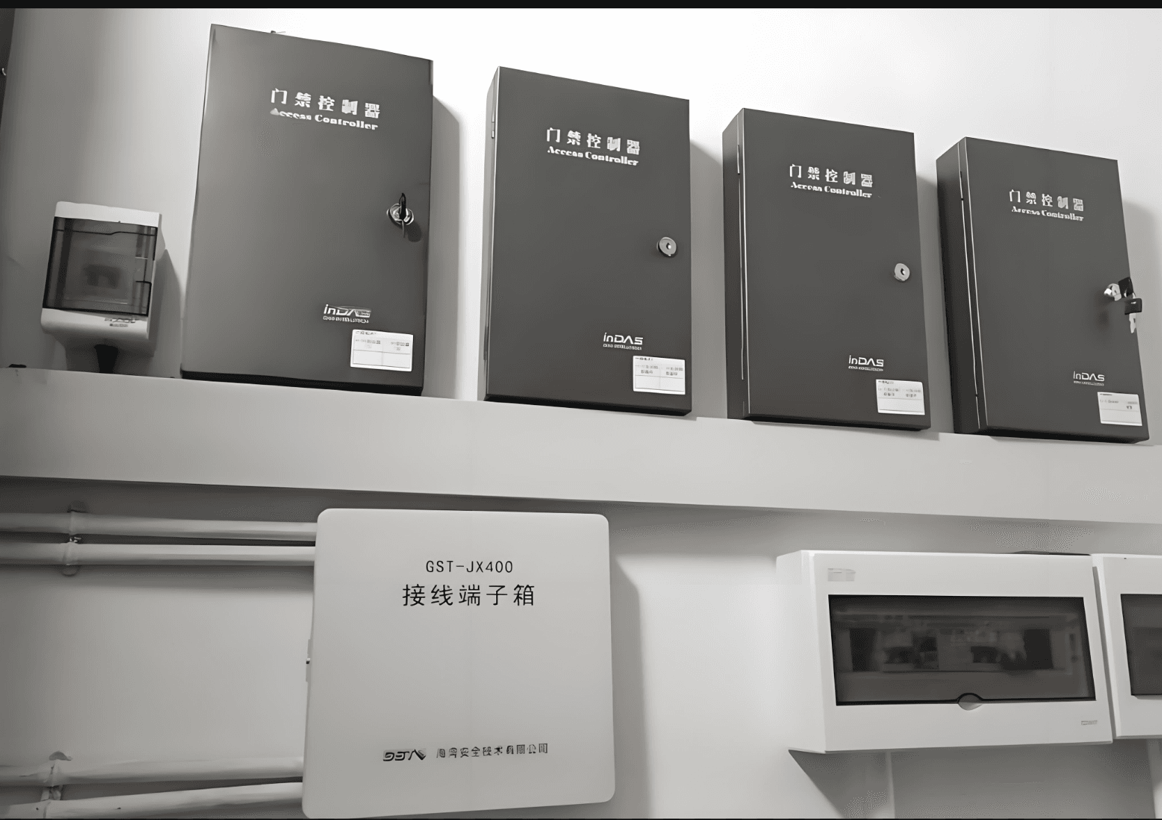 门禁控制器