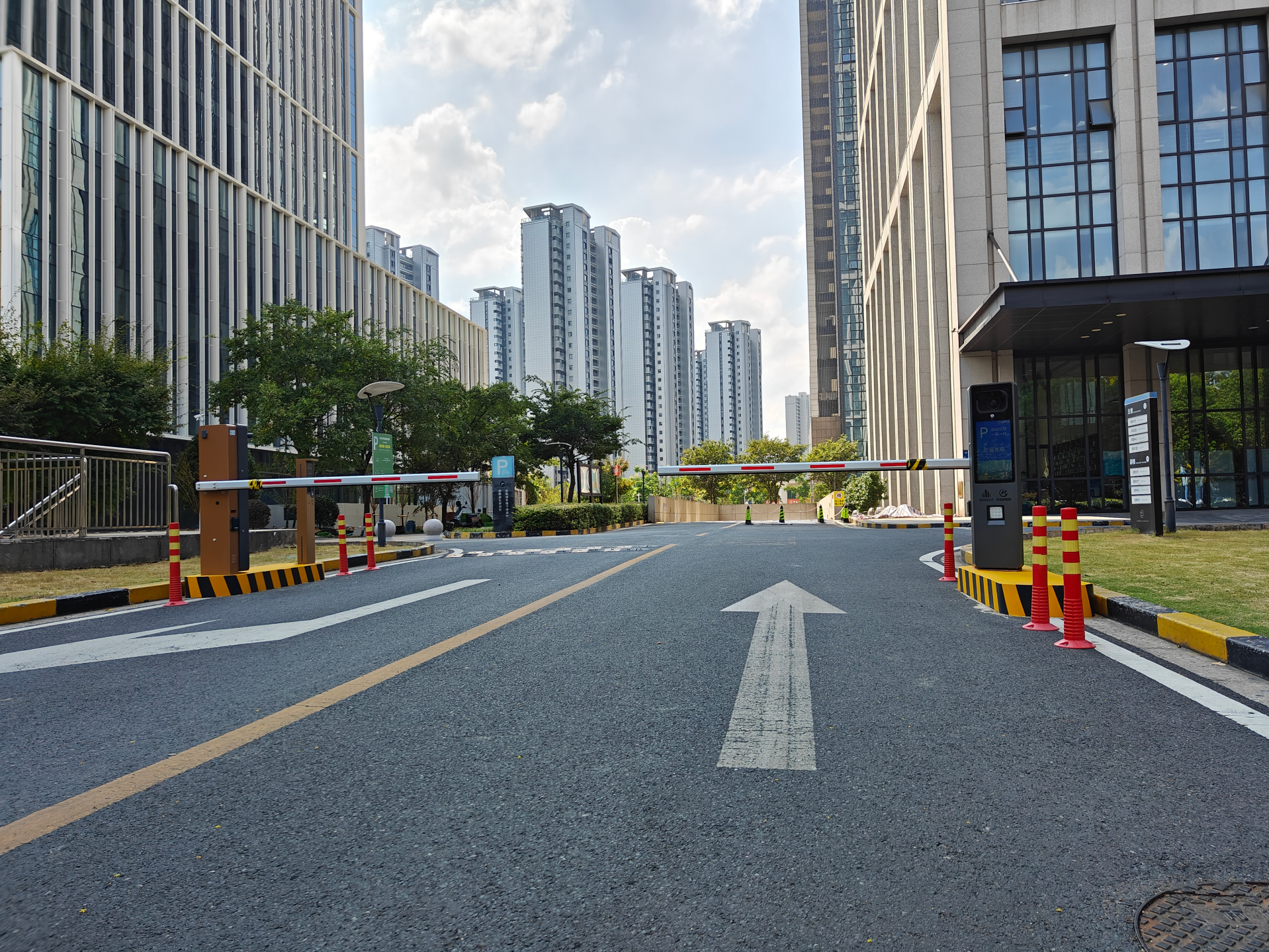 车辆通行道闸